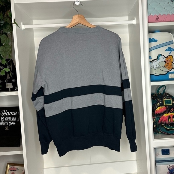 Vintage GUESS Classic Embroidered Crewneck Sweatshirt Medium Gray Y2k Academia - Picture 2 of 9